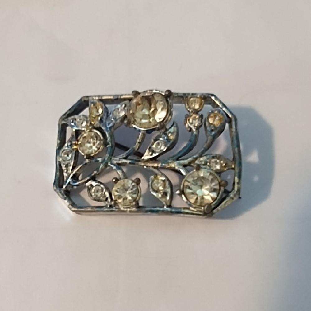 Elegant Crystal Brooch Set - Red, Green, Silver - Picture 4 of 7